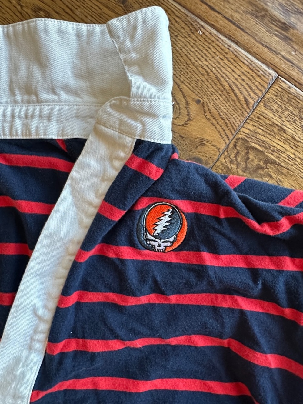 Chaser Navy, Red & Green Striped Rugby cropped Top grateful dead medium shirt - Picture 3 of 3